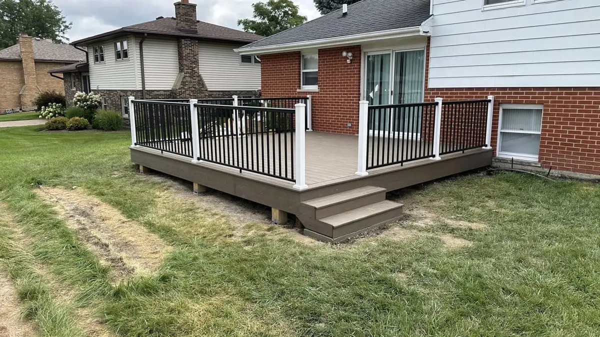 Finished composite deck built by RR in Hanover Park, Illinois