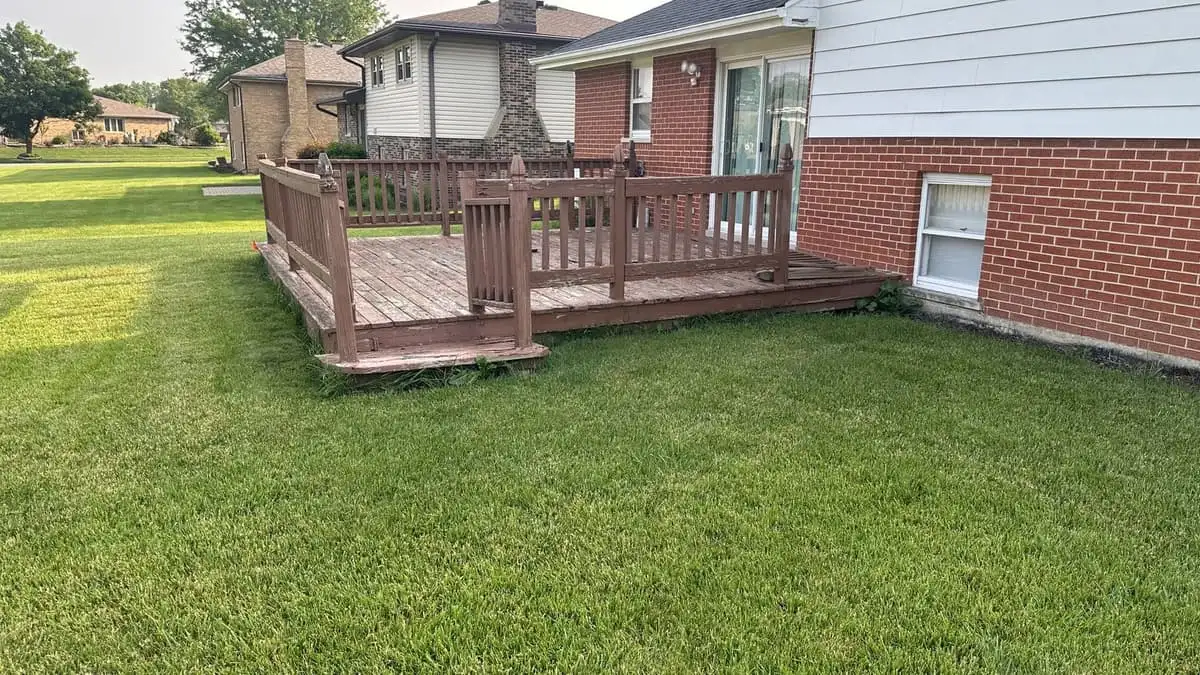 Old wood deck in Hanover Park, Illinois before RR rebuilt it