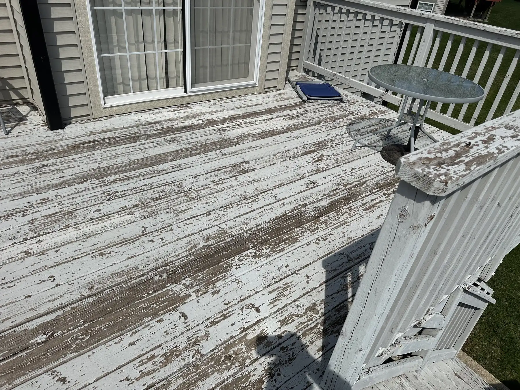 An old wood deck before RR rebuilt it